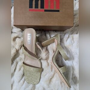 Elegant Glittering Gold Heels